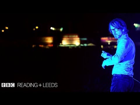 Pulp perform &#039;Disco 2000&#039; at Reading Festival 2011 - BBC