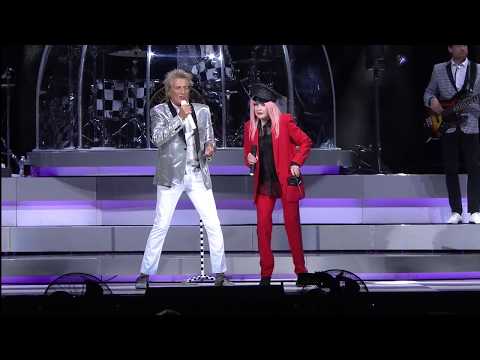 Sir Rod Stewart with Cyndi Lauper - This Old Heart of Mine Live
