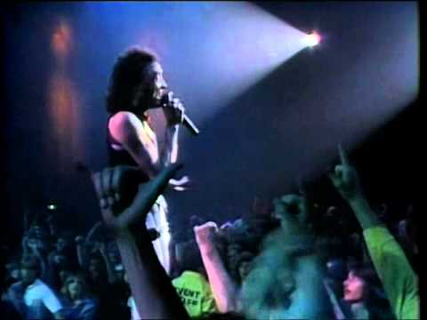 Quiet Riot - Love&#039;s a Bitch (Live)