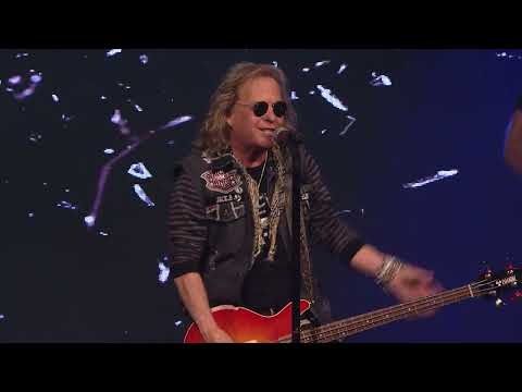 Night Ranger - &quot;(You Can Still) Rock In America&quot; - Official Live Video